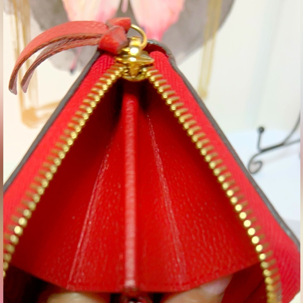 Louis Vuitton Zippy Wallet in Monogram Empreinte Leather - Picture 9 of 15